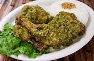 Rica-rica ayam kampung cabai hijau